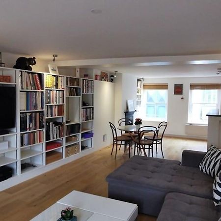 Spacious 2 Bedroom Apartment In The Heart Of Soho. ロンドン エクステリア 写真