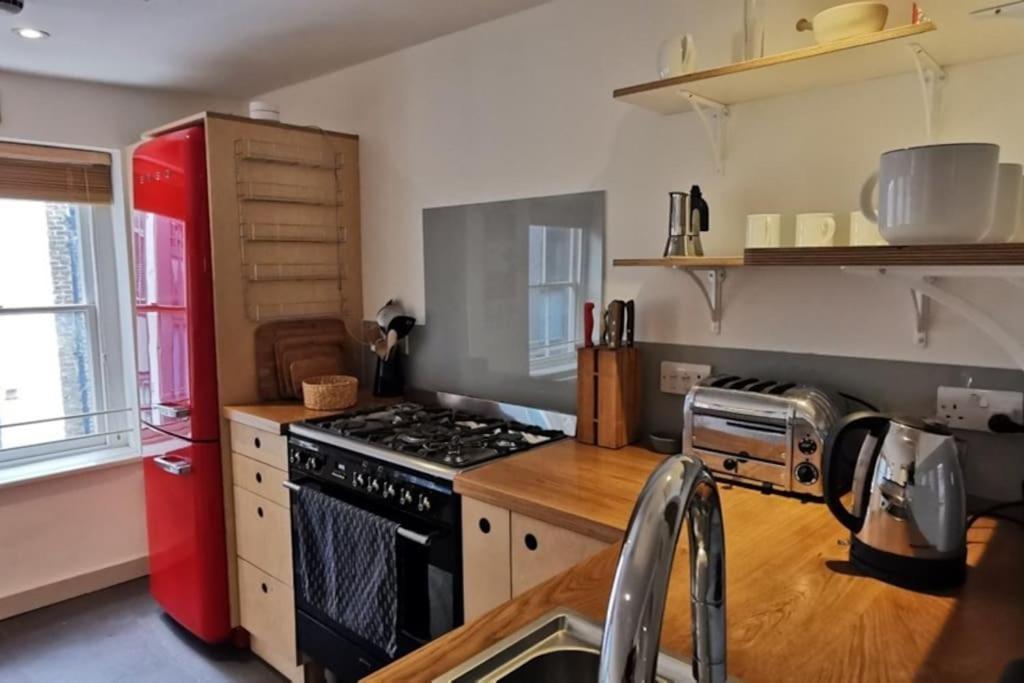 Spacious 2 Bedroom Apartment In The Heart Of Soho. ロンドン エクステリア 写真