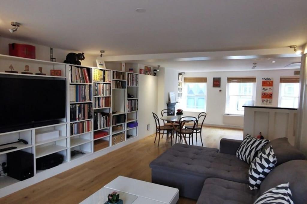 Spacious 2 Bedroom Apartment In The Heart Of Soho. ロンドン エクステリア 写真
