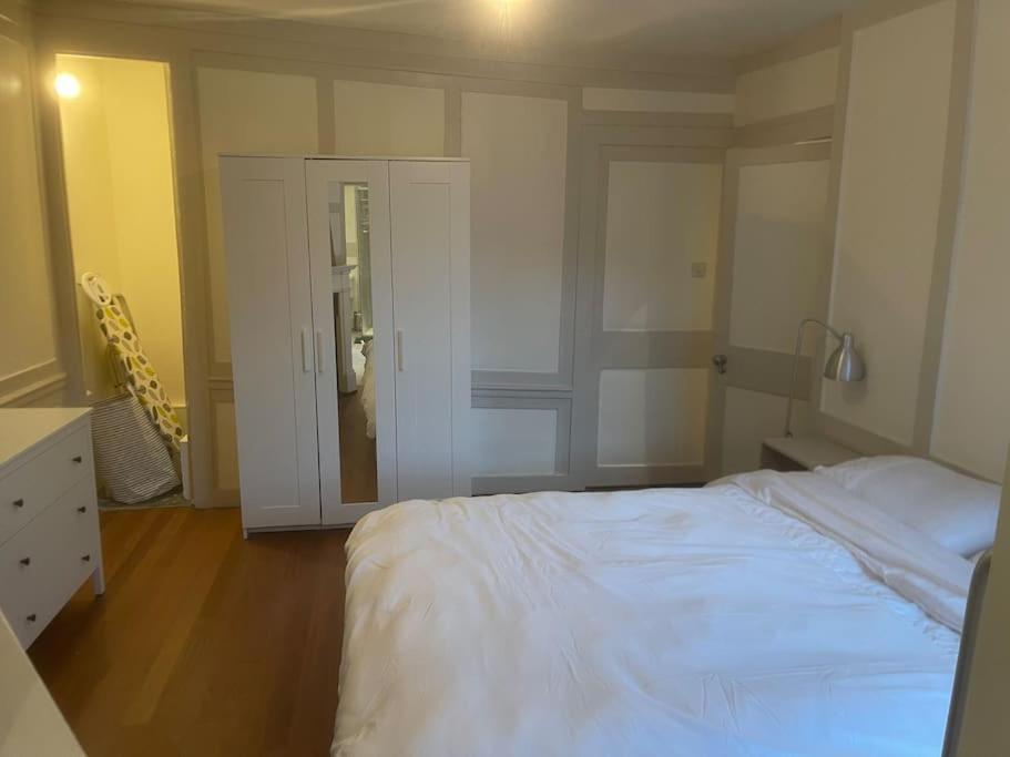 Spacious 2 Bedroom Apartment In The Heart Of Soho. ロンドン エクステリア 写真