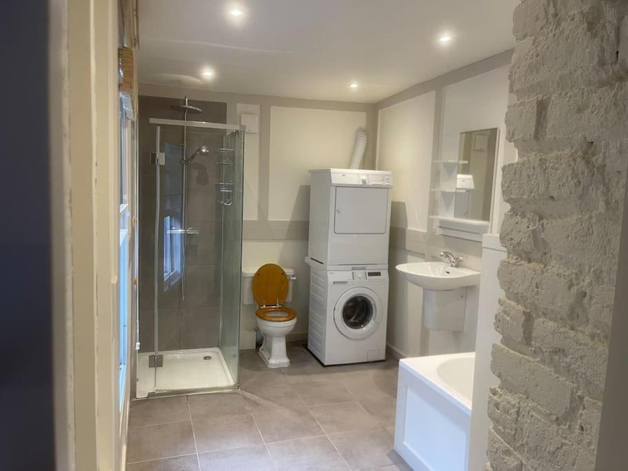 Spacious 2 Bedroom Apartment In The Heart Of Soho. ロンドン エクステリア 写真